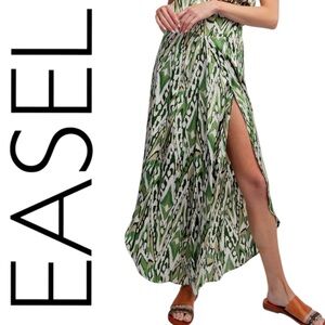 771:  EASEL NWT PANTS SAGE (C)